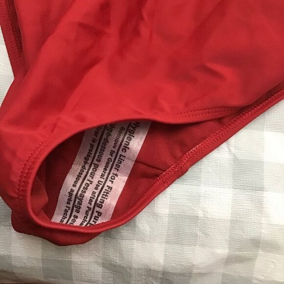 Swimsuit Canada one piece sport swimming suit red one piece bathing Canada large - Picture 6 of 15